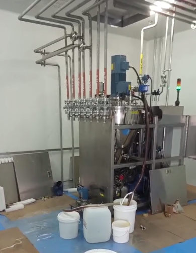 在線式真空攪拌脫泡機